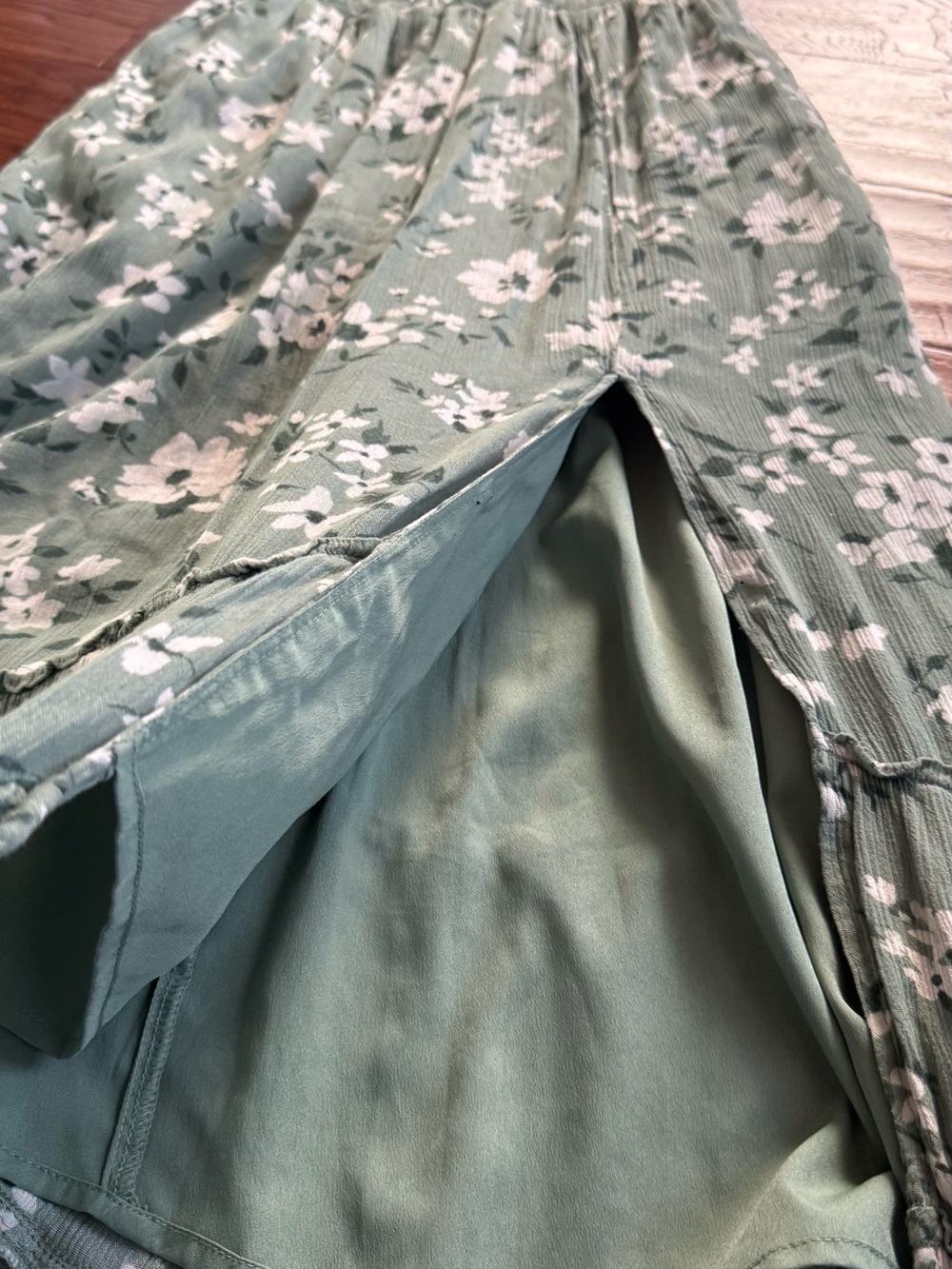 Hollister Sofia Sage Green Floral Dress - Picture 4 of 8